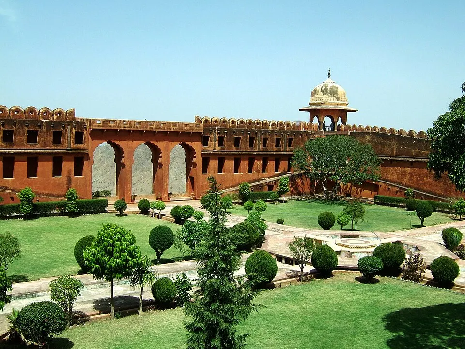 Sightseeing Cab In Jaipur - Jaigarh Fort Cab Tour