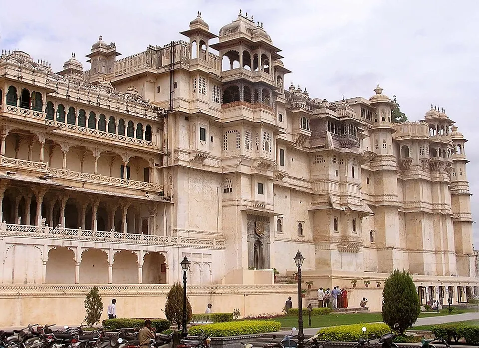 Jaipur to Udaipur Cab Service - City Palace Udaipur Transfer